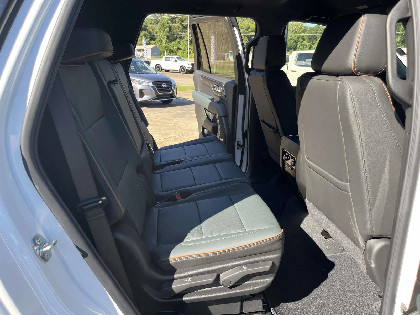 2026 GMC Yukon AT4 - Photo 29