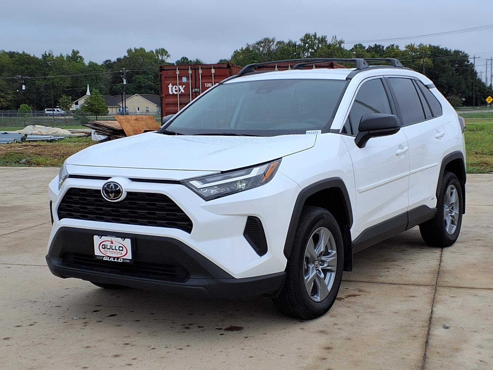 Certified Used 2025 Ice Toyota LE image 3