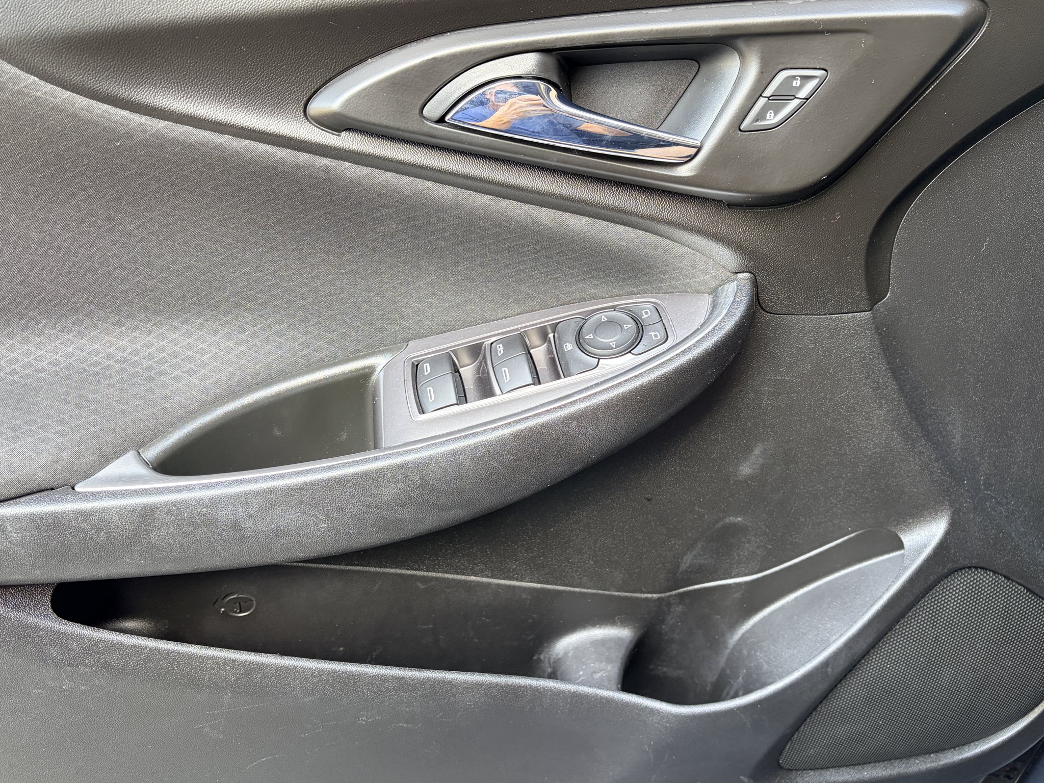 Used 2020 Shadow Gray Metallic Chevrolet LT image 9