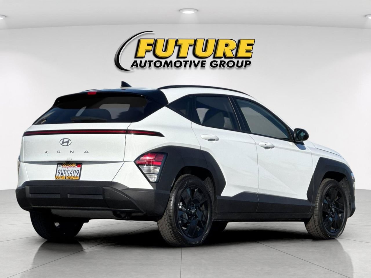 New 2026 White Hyundai SEL Sport FWD image 3