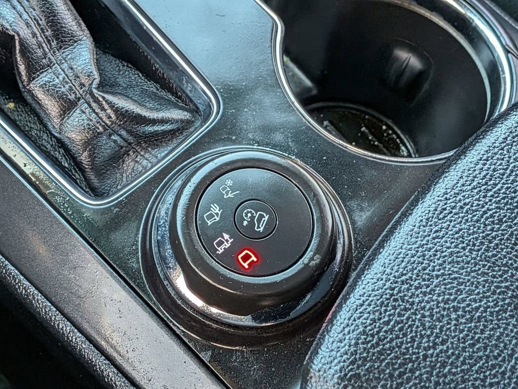 Used 2016 Red Ford Sport image 28