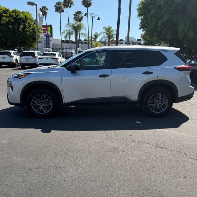 Used 2024 Silver Nissan S image 4