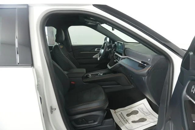 New 2026 Star White Metallic Tri-Coat Ford Tremor® image 33