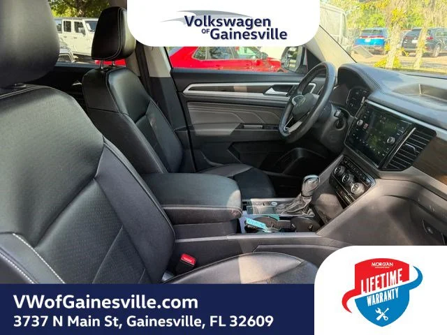 Used 2023 Pure White Volkswagen 3.6L V6 SE w/Technology image 9