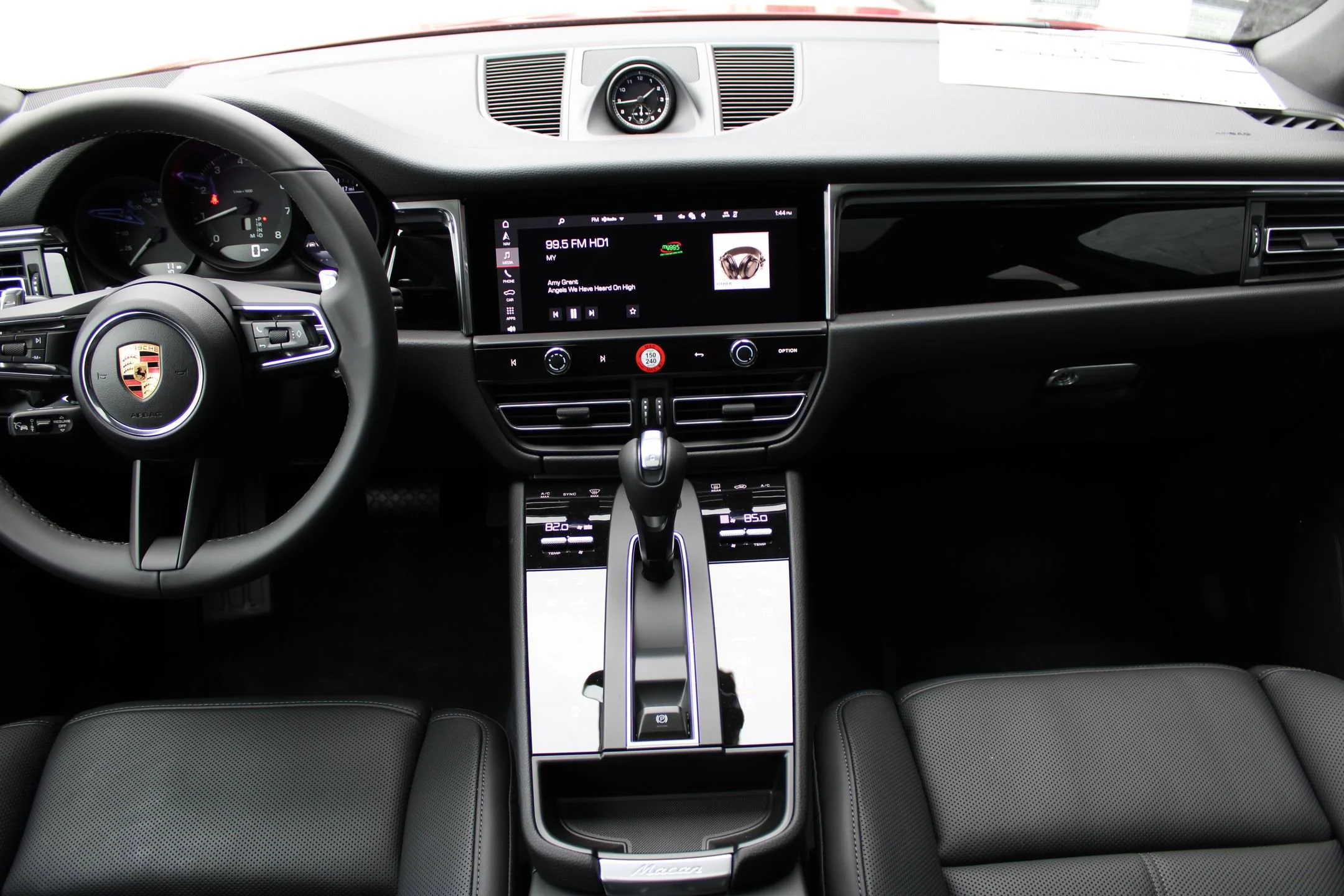 2026 Porsche Macan - Photo 22