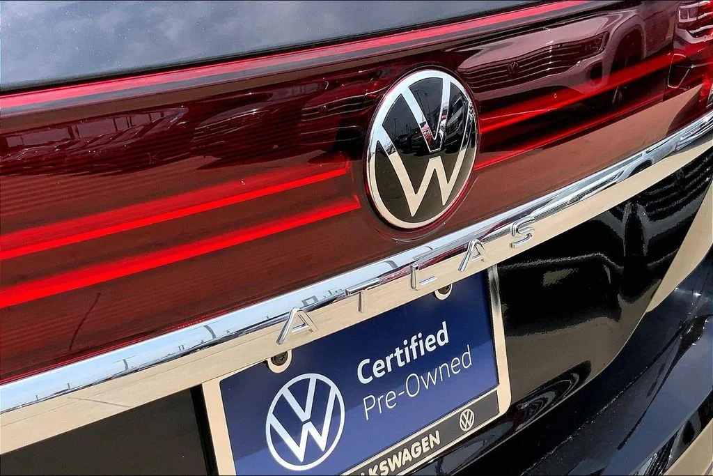 Certified Used 2026 Deep Black Pearl Volkswagen 2.0T SE image 8