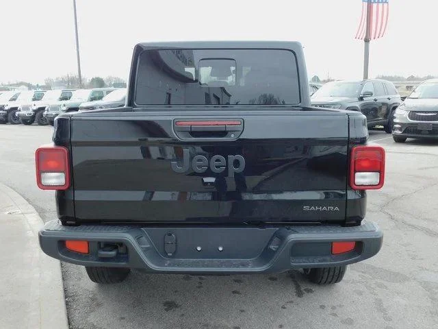 New 2026 Black Clear-Coat Exterior Paint Jeep Sahara image 27