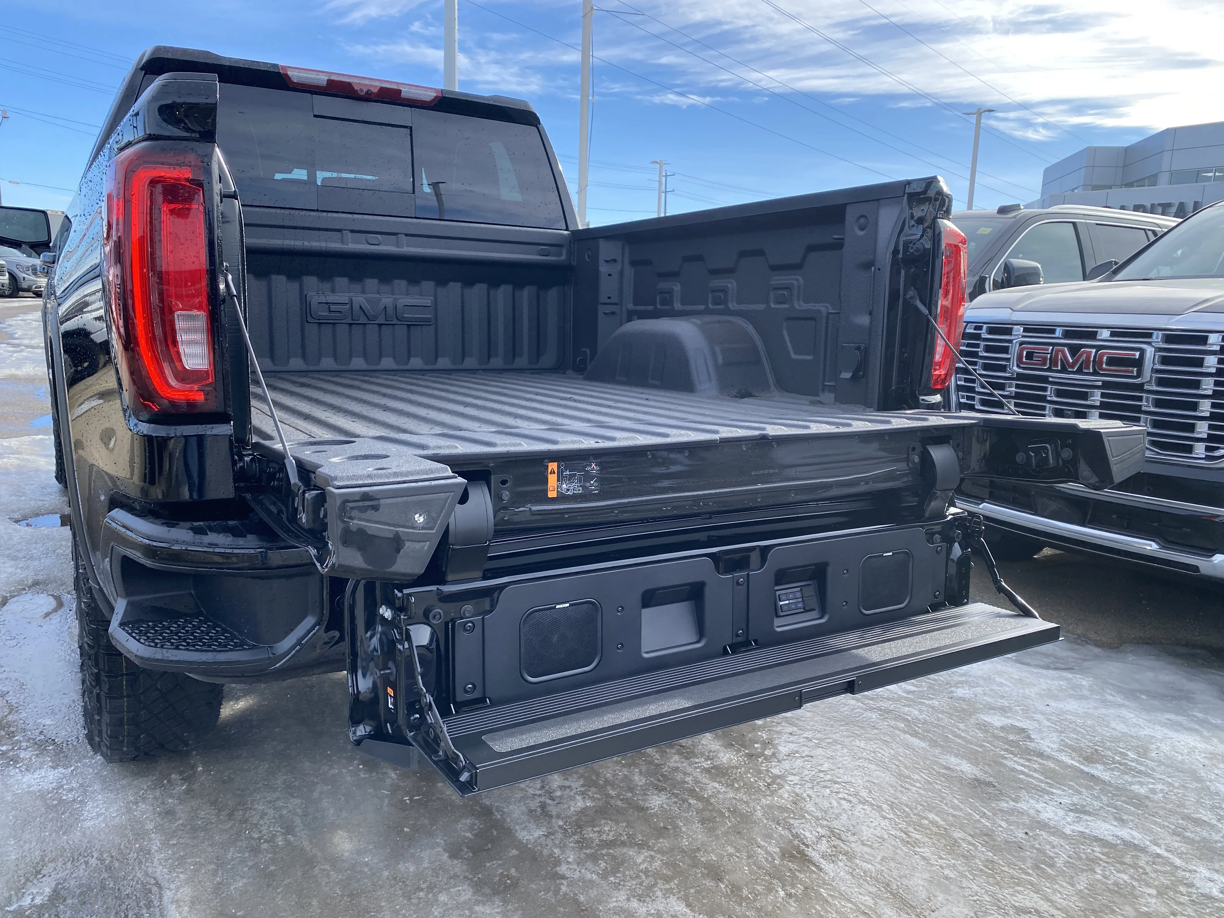 New 2026 ONYX BLACK GMC AT4X image 5