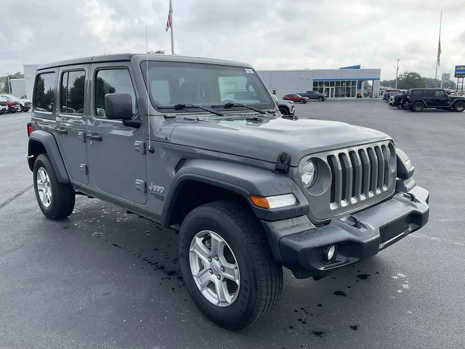Used 2018 Sting-Gray Clearcoat Jeep Sport S image 3