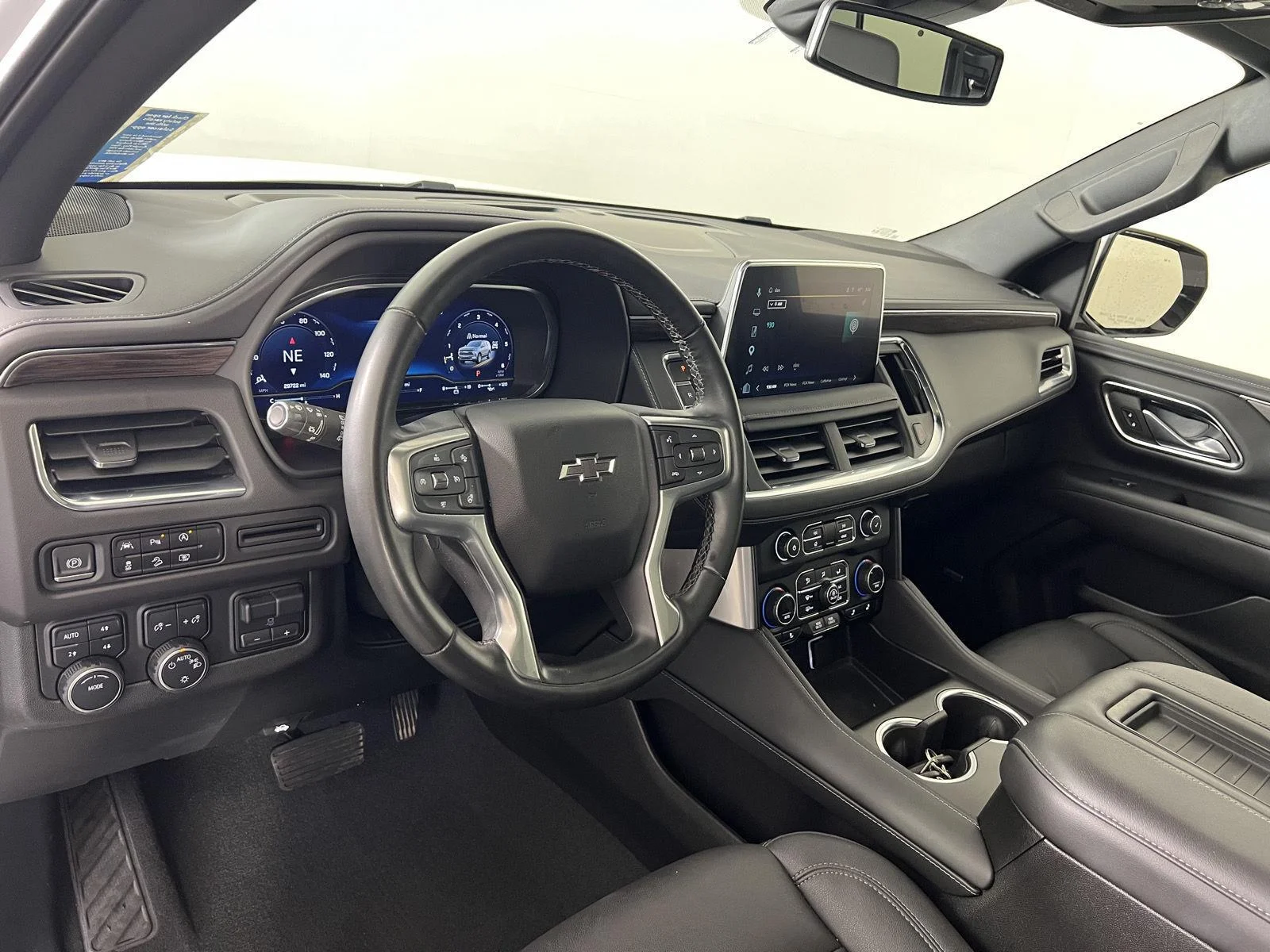 Used 2024 Summit White Chevrolet Z71 image 3