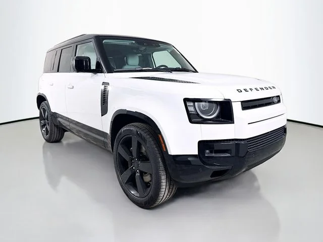 New 2026 Fuji White Land Rover X-Dynamic SE image 3