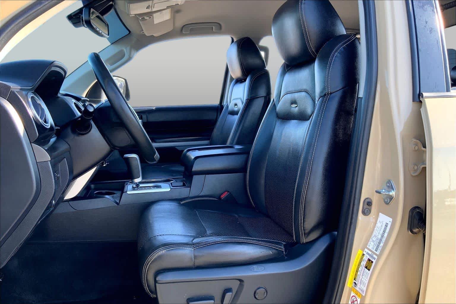 Used 2018 Quicksand Toyota SR5 image 7