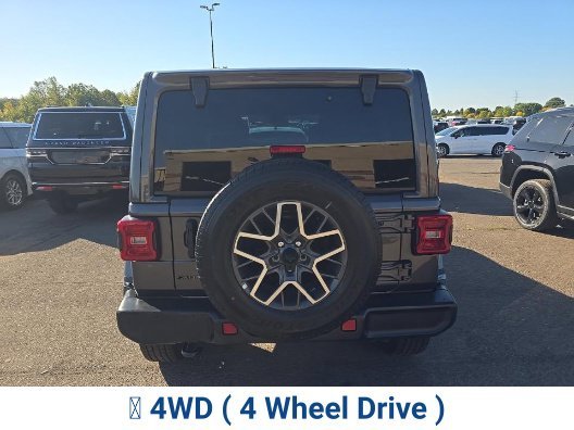 Used 2026 Gray Jeep Sahara image 17