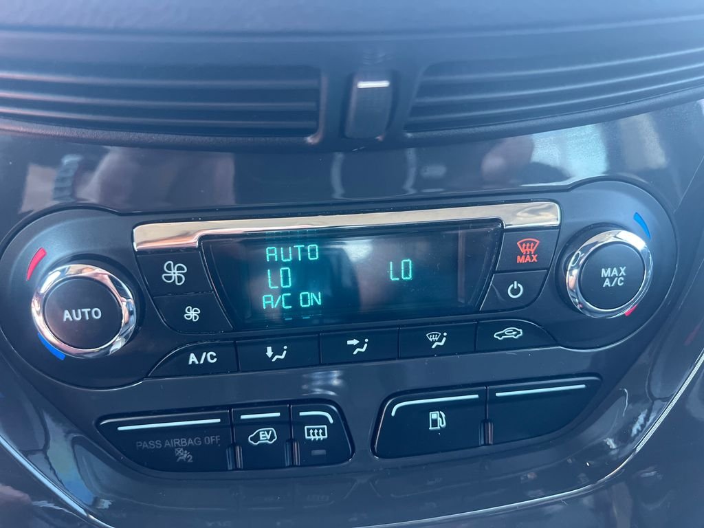 Used 2016 Blue Ford SEL image 18
