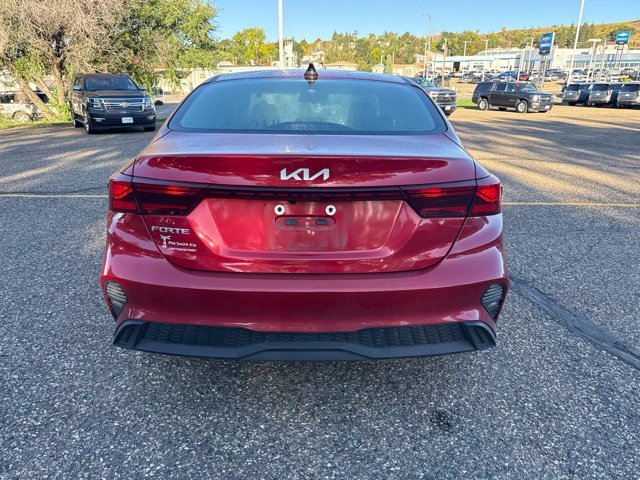 Used 2023 Red Kia LXS image 5