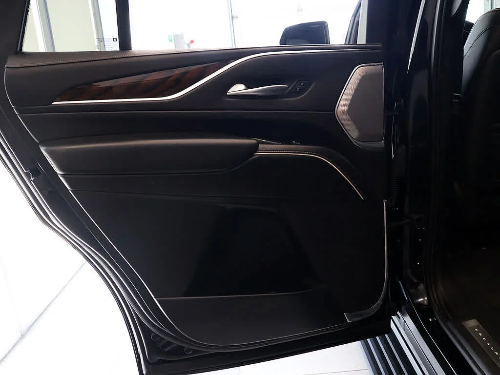Used 2021 BLACK RAVEN Cadillac Sport Platinum image 31