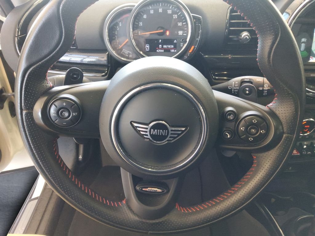 Used 2019 White MINI Classic image 9