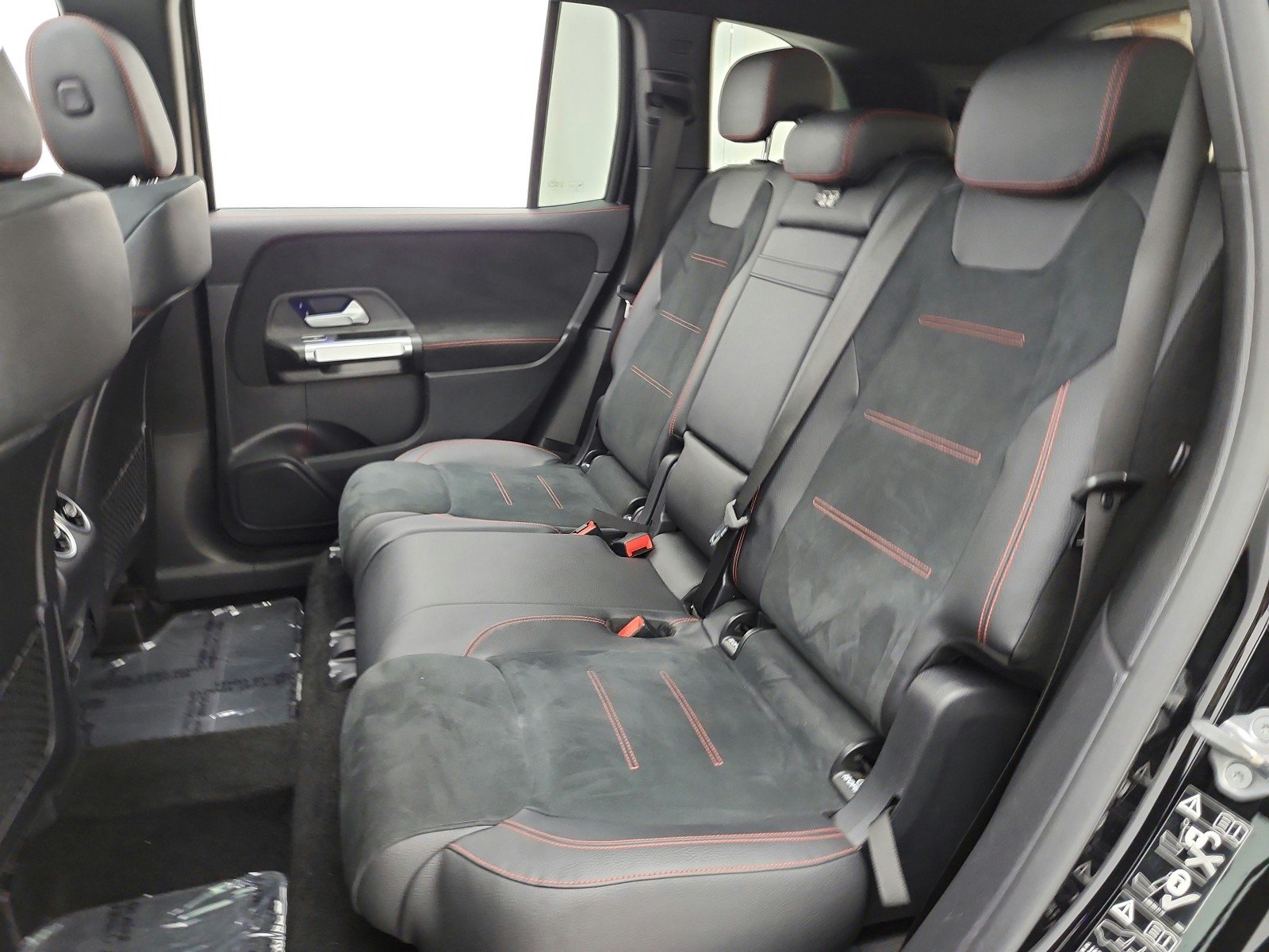 Used 2022 Night Black Mercedes-Benz GLB 250 SUV image 15