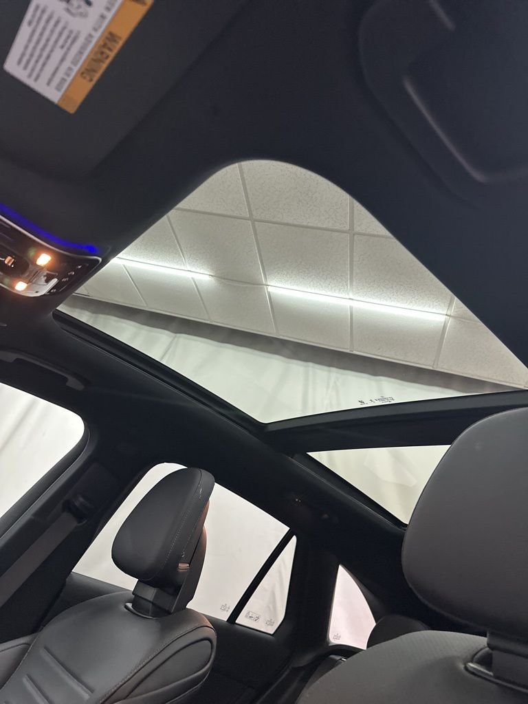 Used 2026 Gray Mercedes-Benz GLC 300 image 20