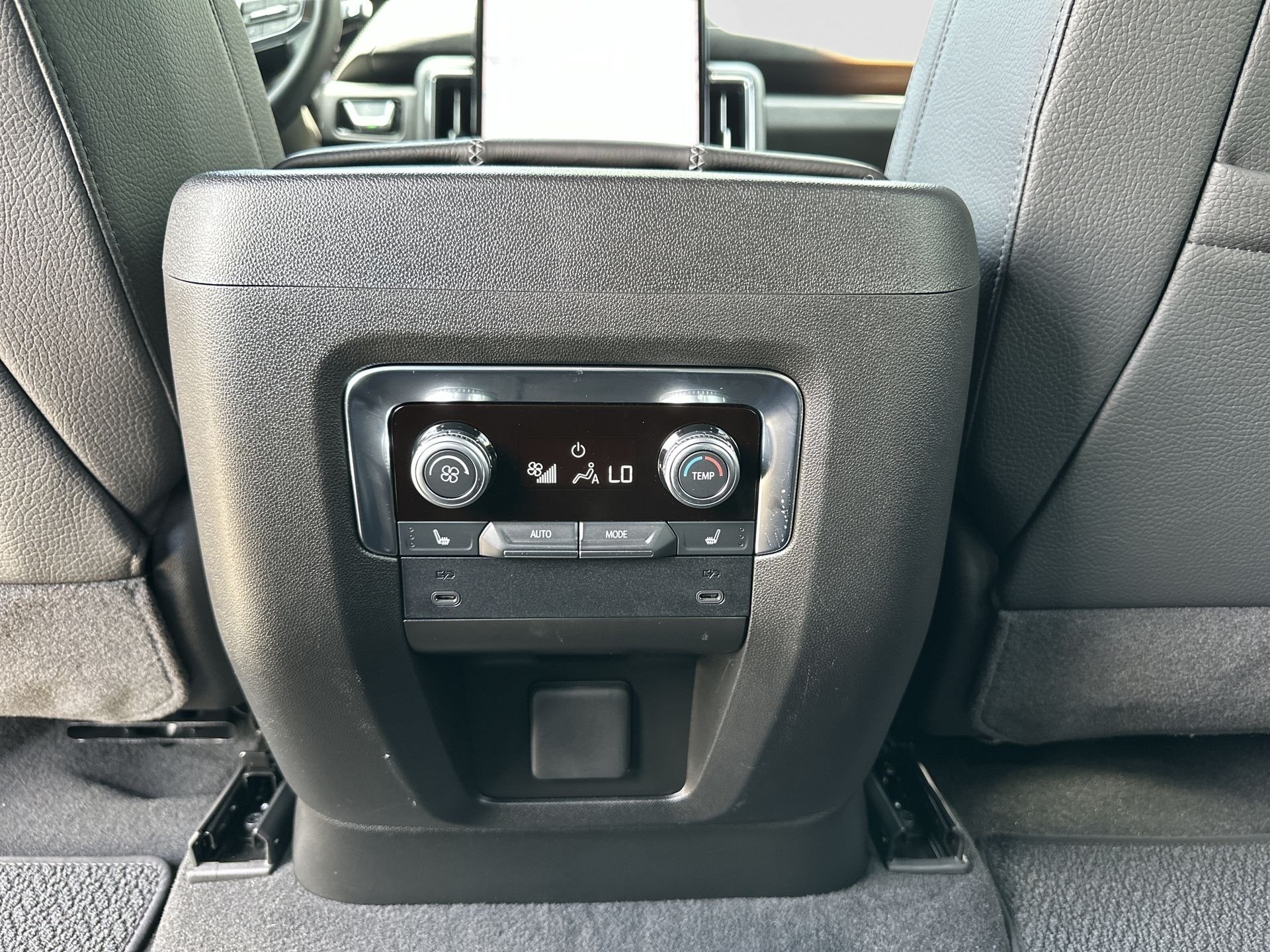 2026 GMC Yukon Denali - Photo 22
