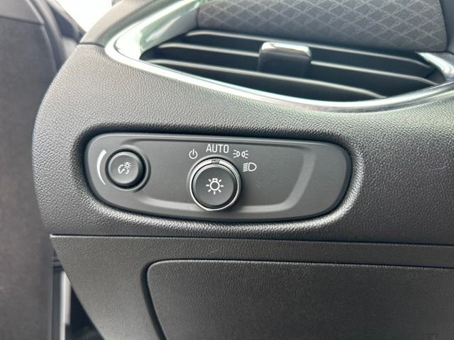 Used 2019 White Chevrolet LT image 14