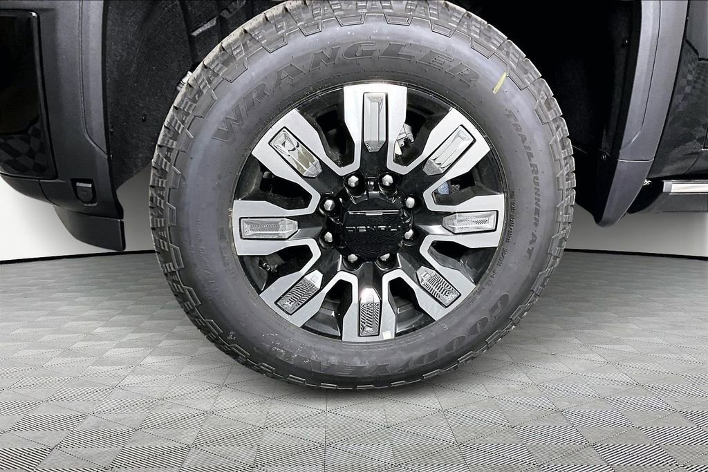 2026 GMC Sierra 3500HD Denali - Photo 13