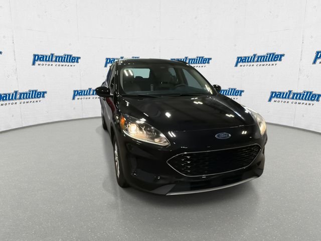 Used 2020 Black Metallic Ford SE image 3