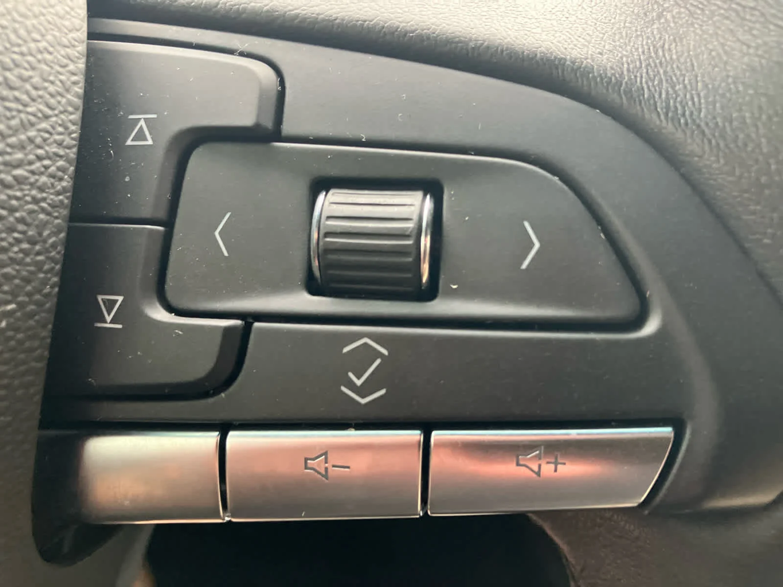 Used 2022 Wave Metallic Cadillac Premium Luxury image 19