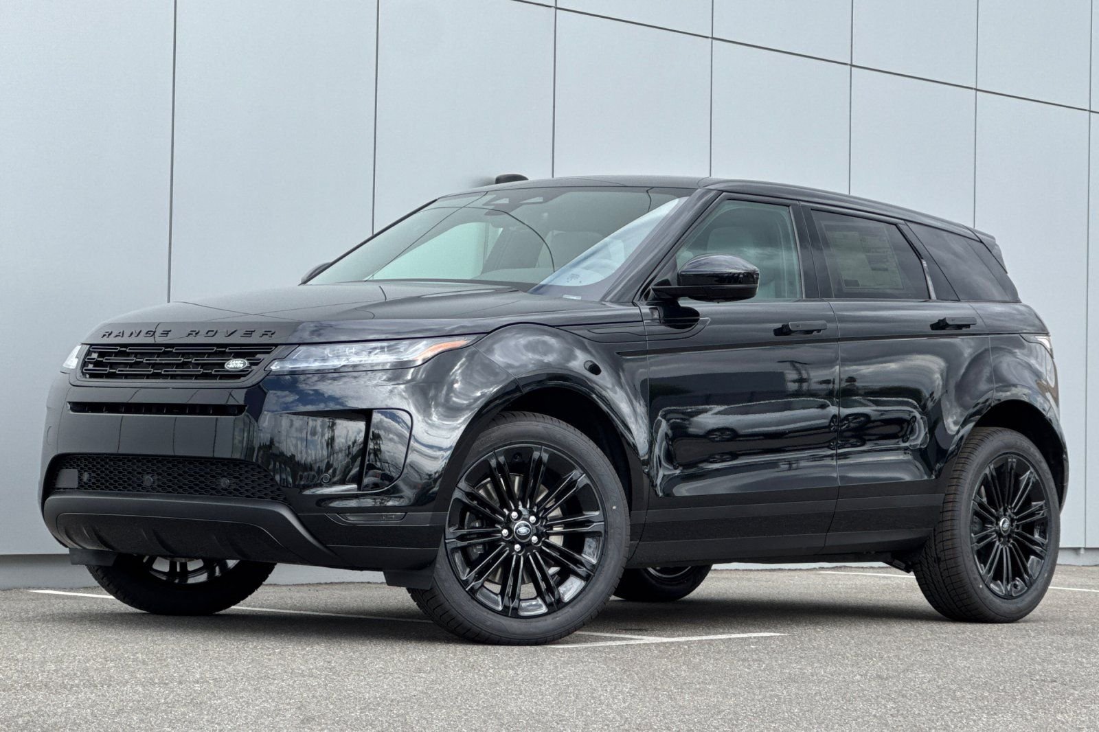 New 2026 Santorini Black Land Rover S image 1