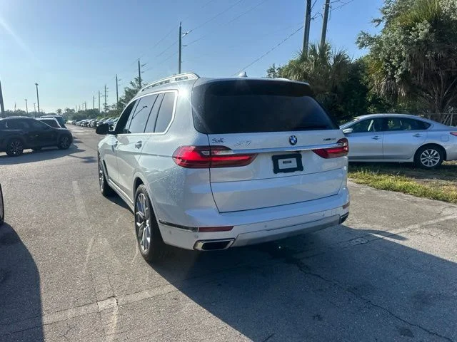 Used 2021 White BMW xDrive40i image 5