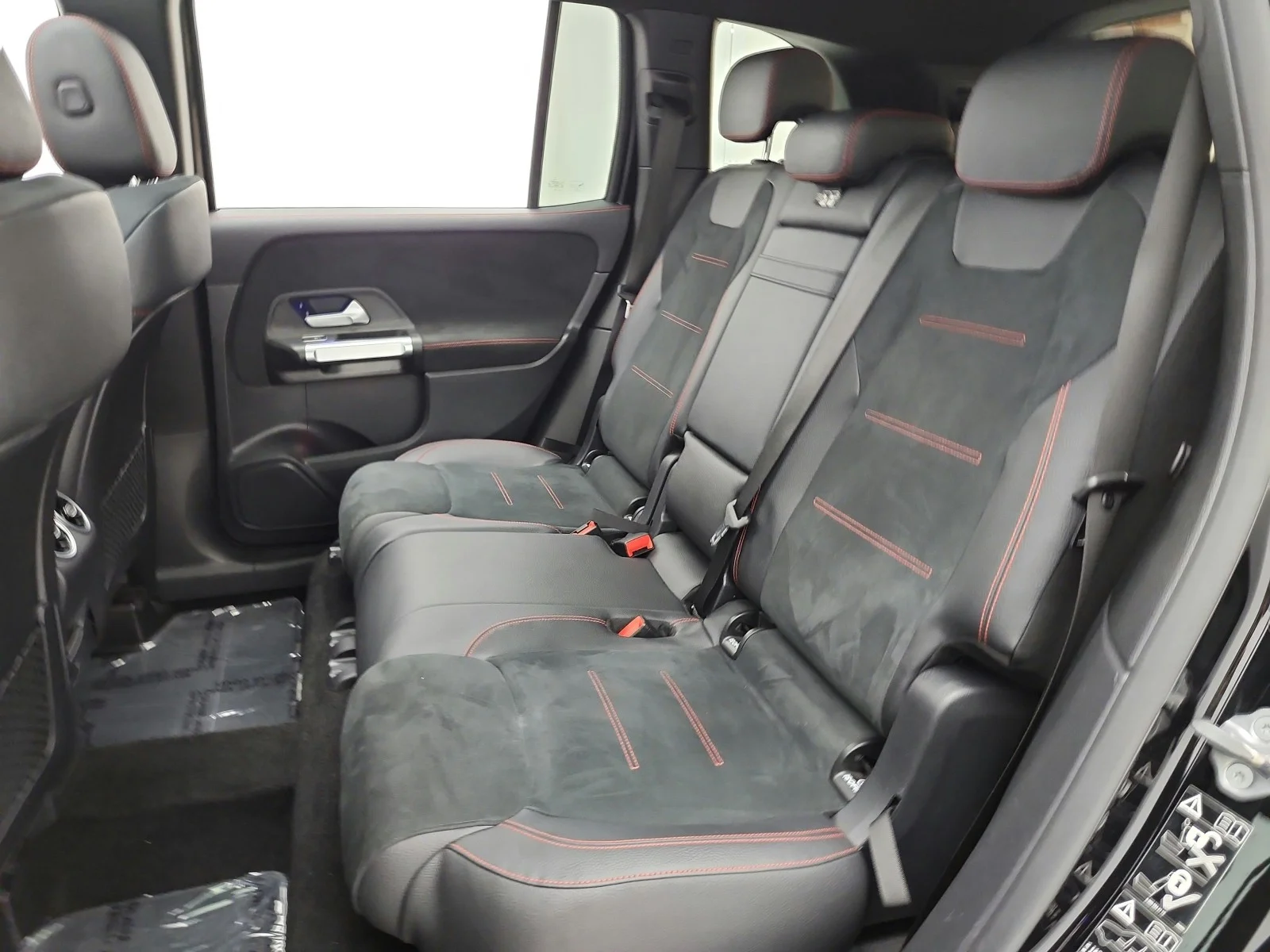 Used 2022 Night Black Mercedes-Benz GLB 250 SUV image 15