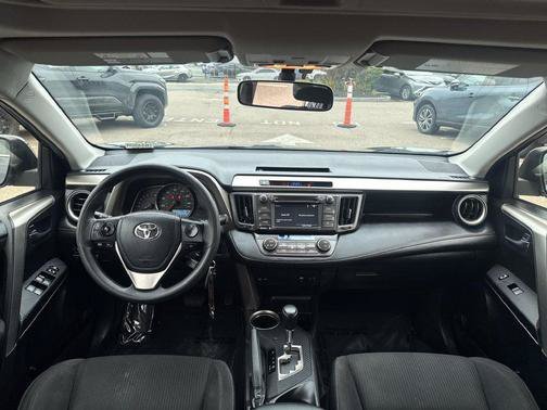 Used 2015 Gray Toyota XLE image 11