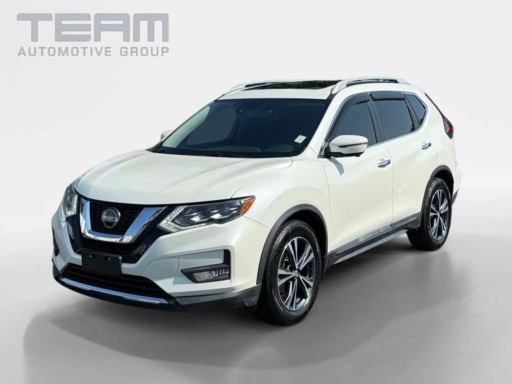 Used 2018 White Nissan SL image 3