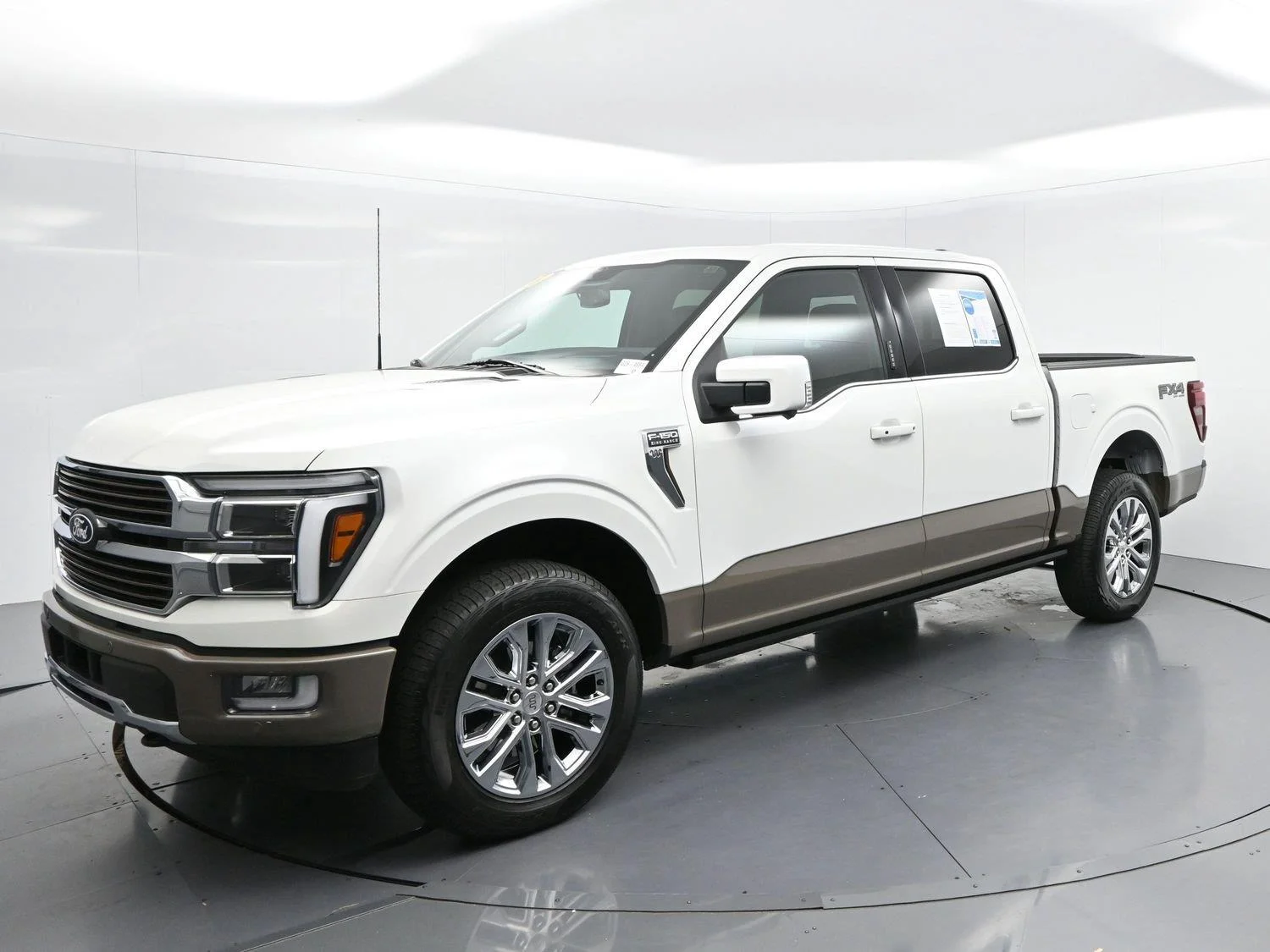 Used 2026 Star White Metallic Tri-coat Ford King Ranch image 3