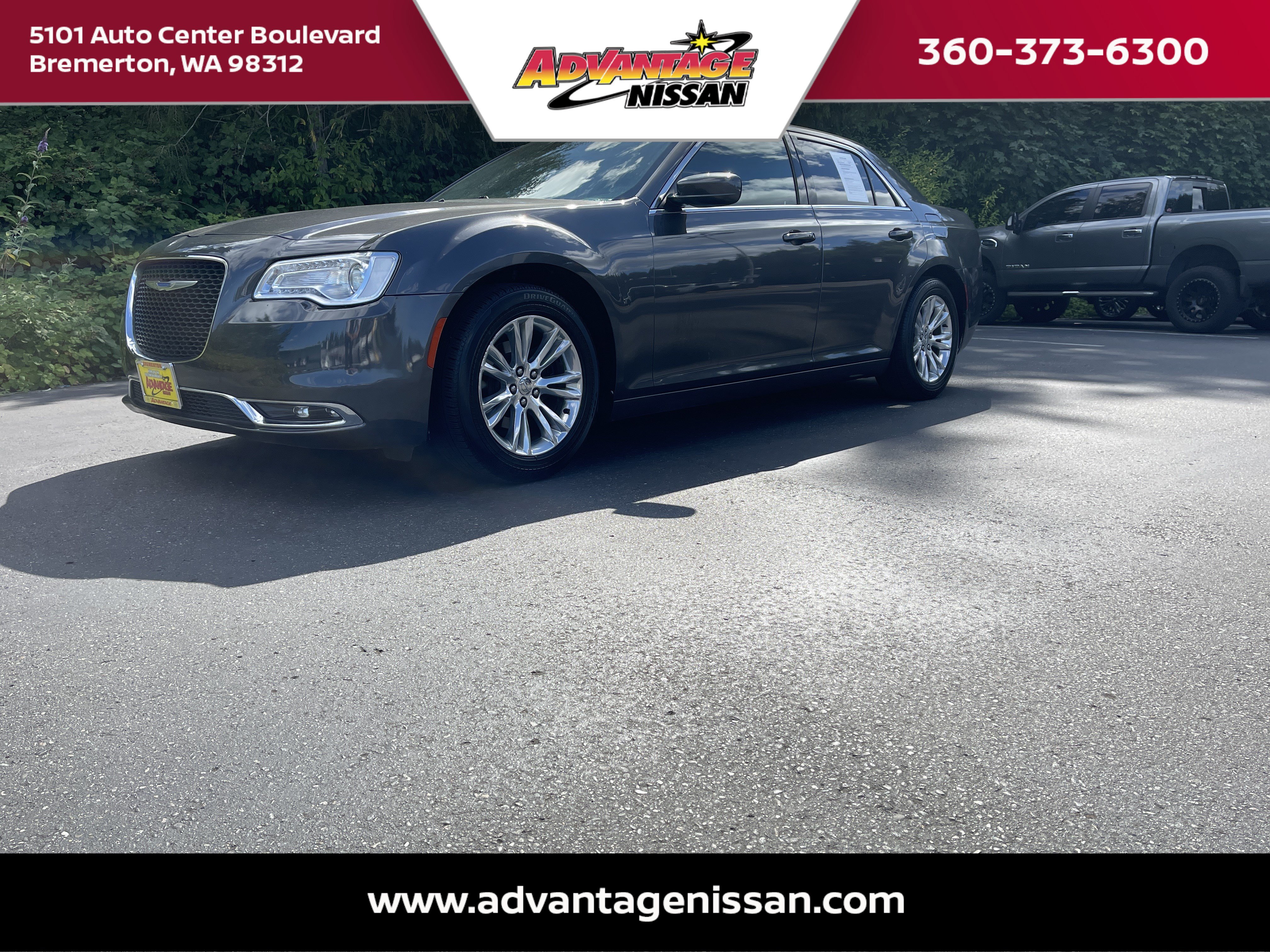 Used 2018 Granite Crystal Metallic Clearcoat Chrysler Touring image 1