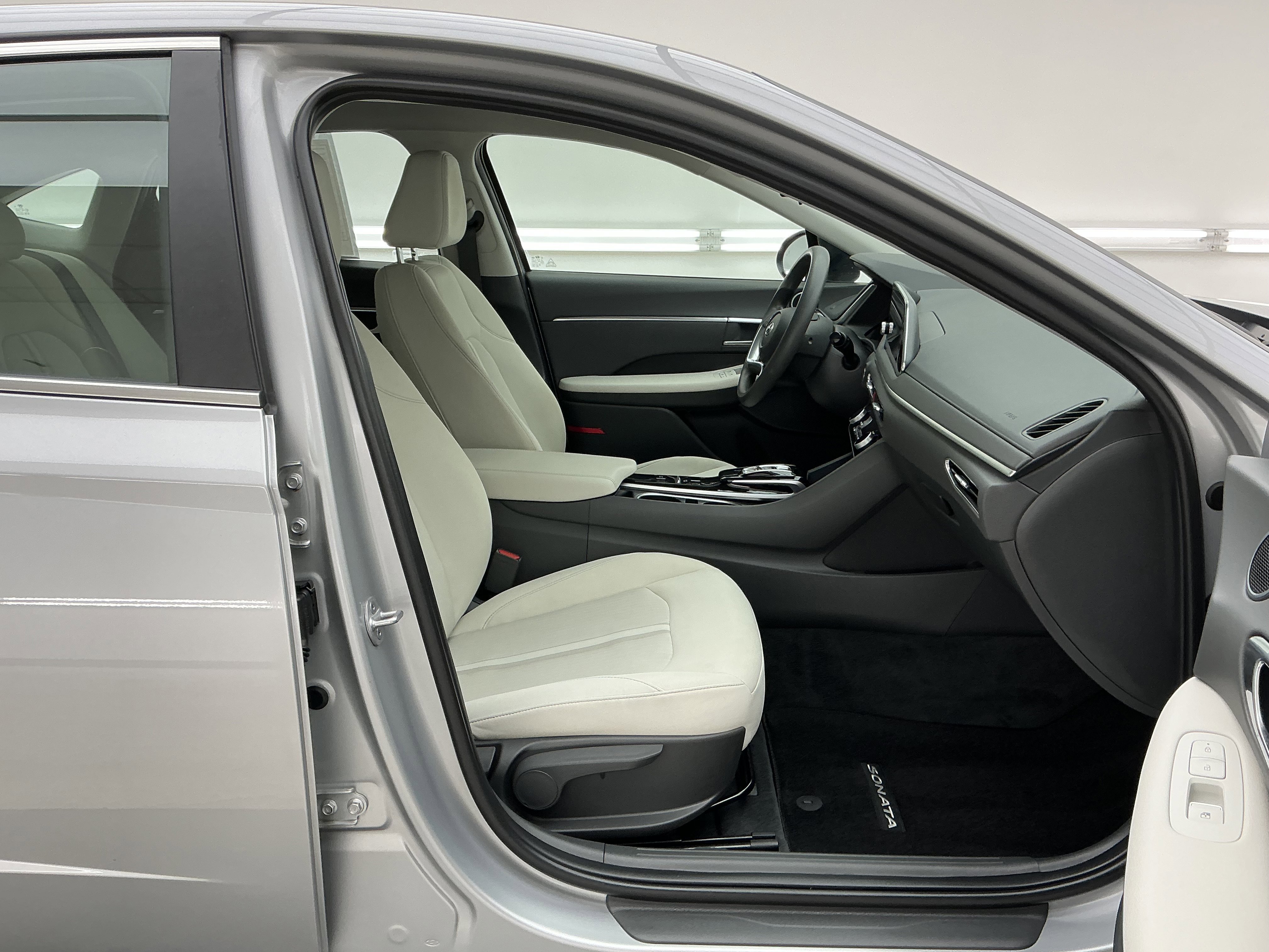 Used 2023 Curated Silver Hyundai SEL image 25