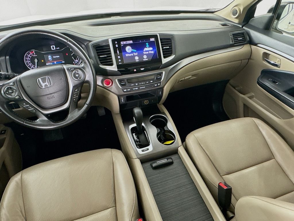 Used 2019 White Diamond Honda RTL-T image 28