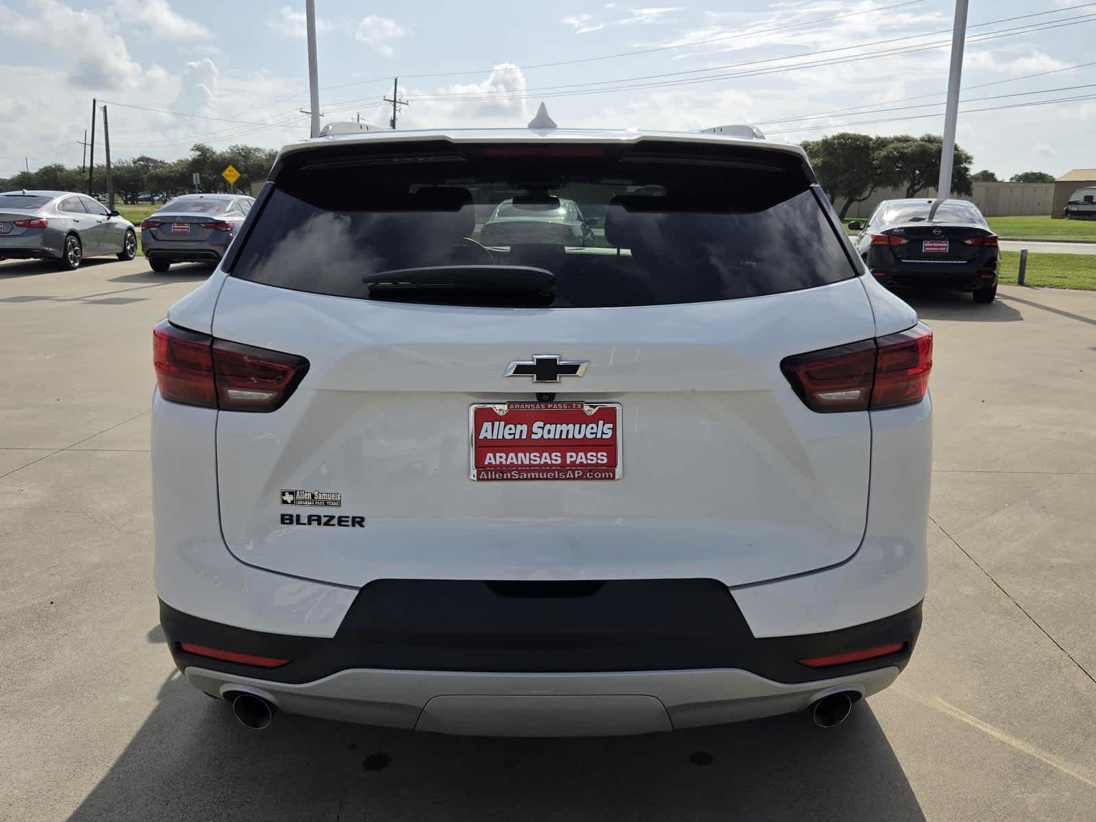 Used 2023 Summit White Chevrolet LT image 4