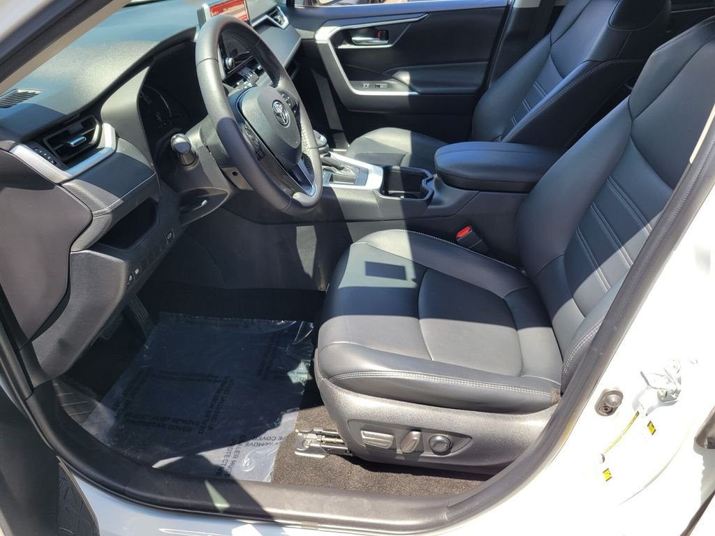 Used 2024 Beige Toyota XLE Premium image 10