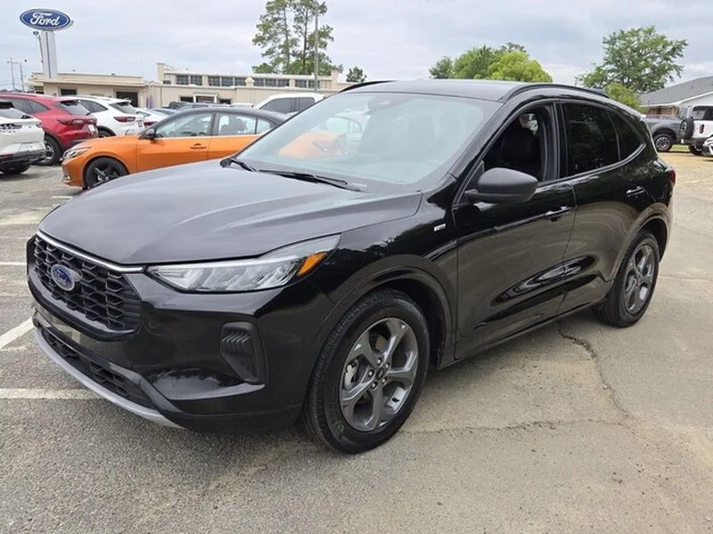 Used 2024 Agate Black Metallic Ford ST-Line image 4
