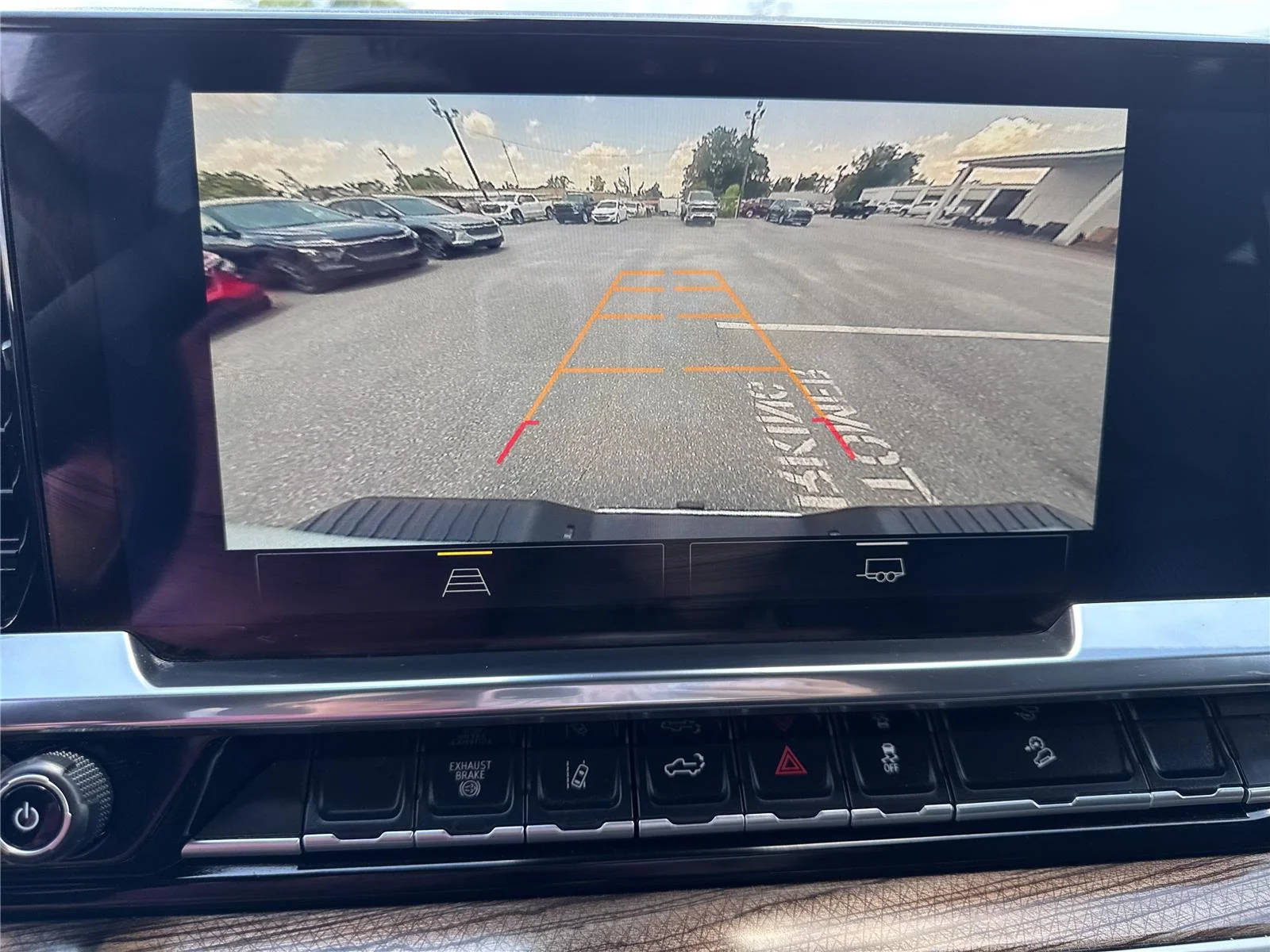 Used 2025 Summit White Chevrolet LT image 27