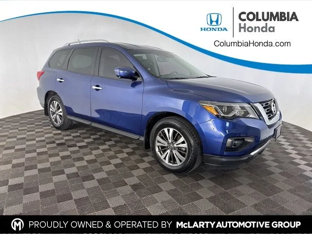 Used 2017 Blue Nissan SL image 1
