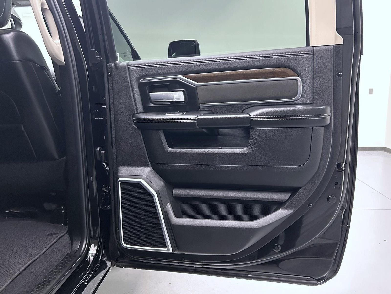 Used 2024 Black Ram Laramie image 17