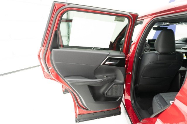 New 2026 Red Diamond Mitsubishi SE image 17