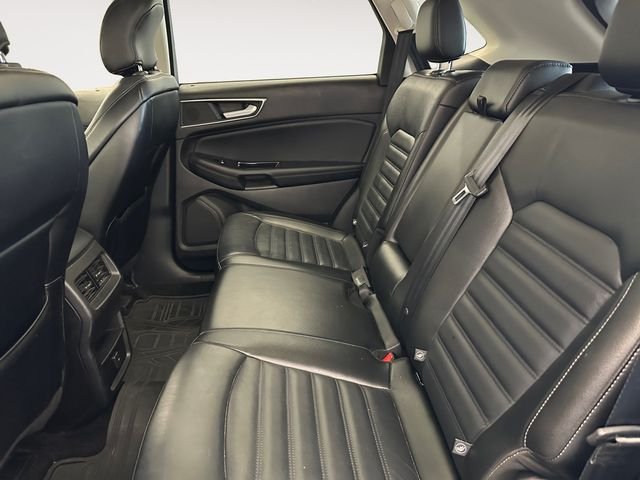 Used 2015  Ford SEL image 13