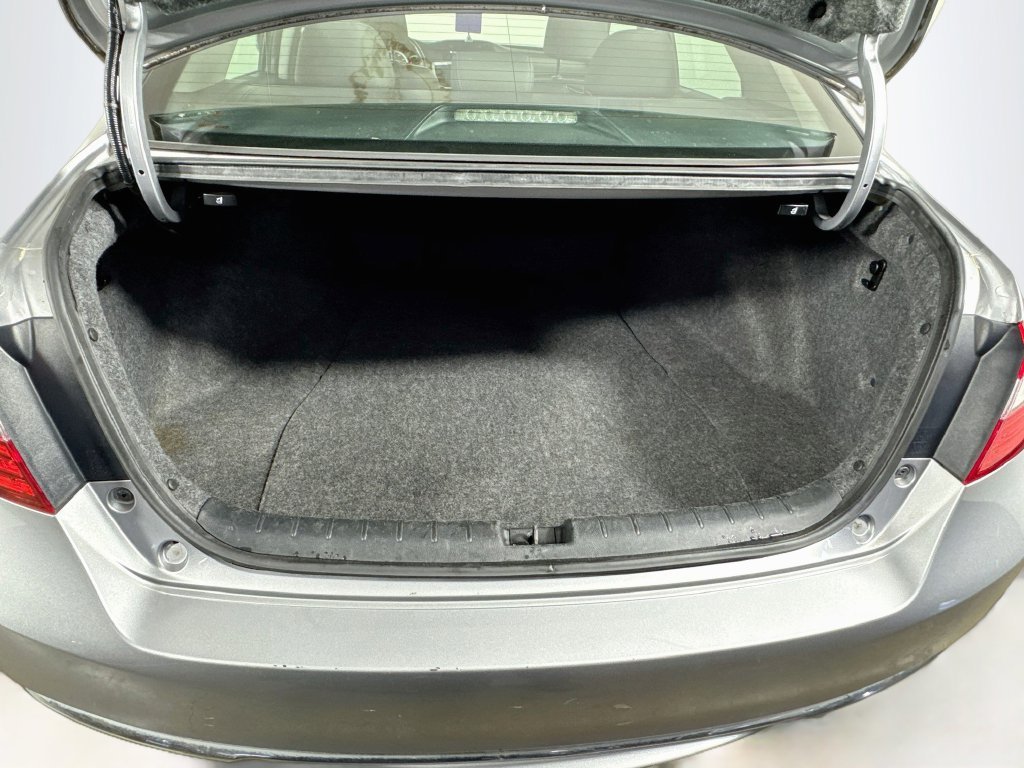 Used 2016 Silver Honda EX-L image 33