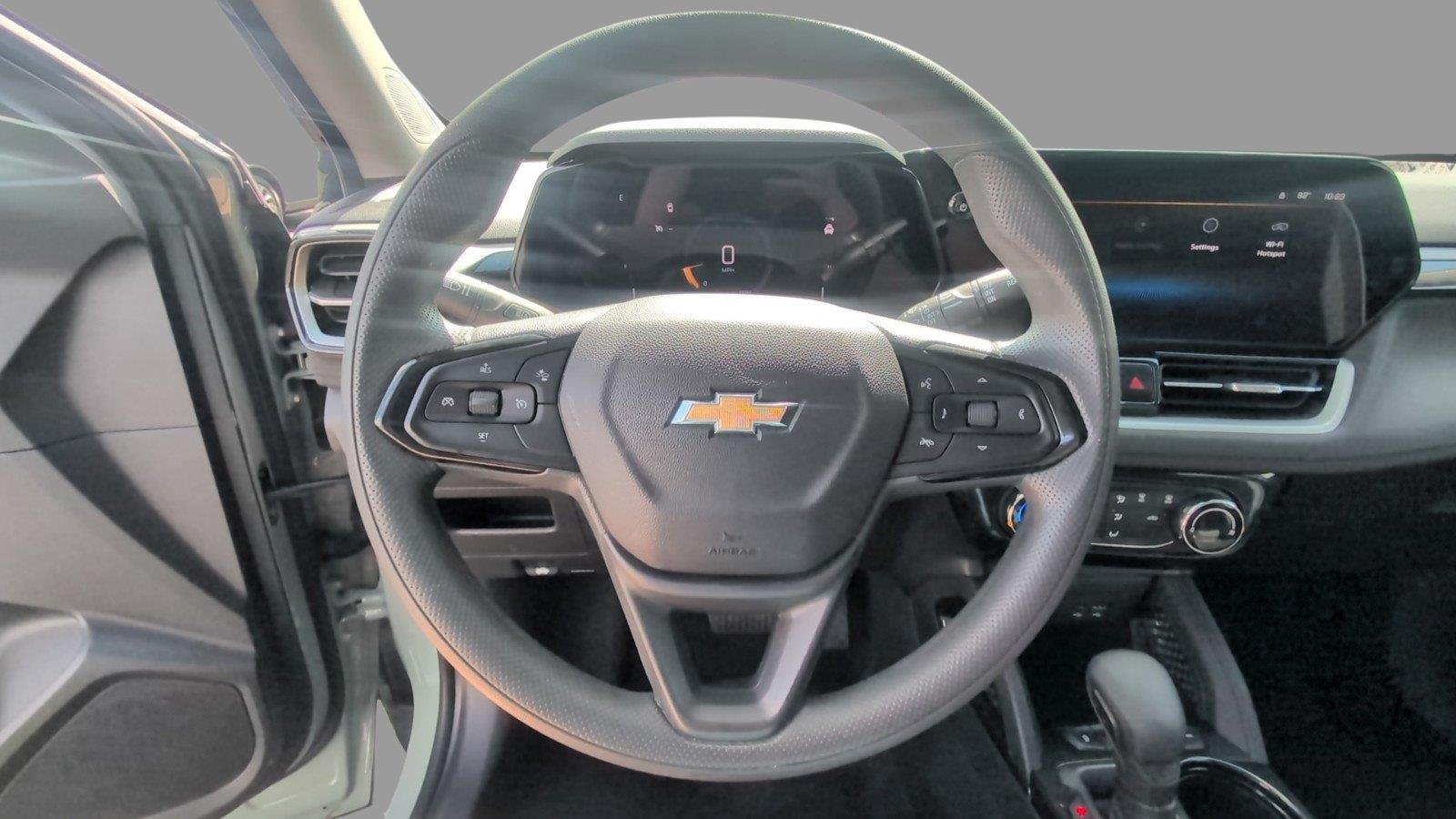 Used 2025 Cacti Green Chevrolet LT image 28