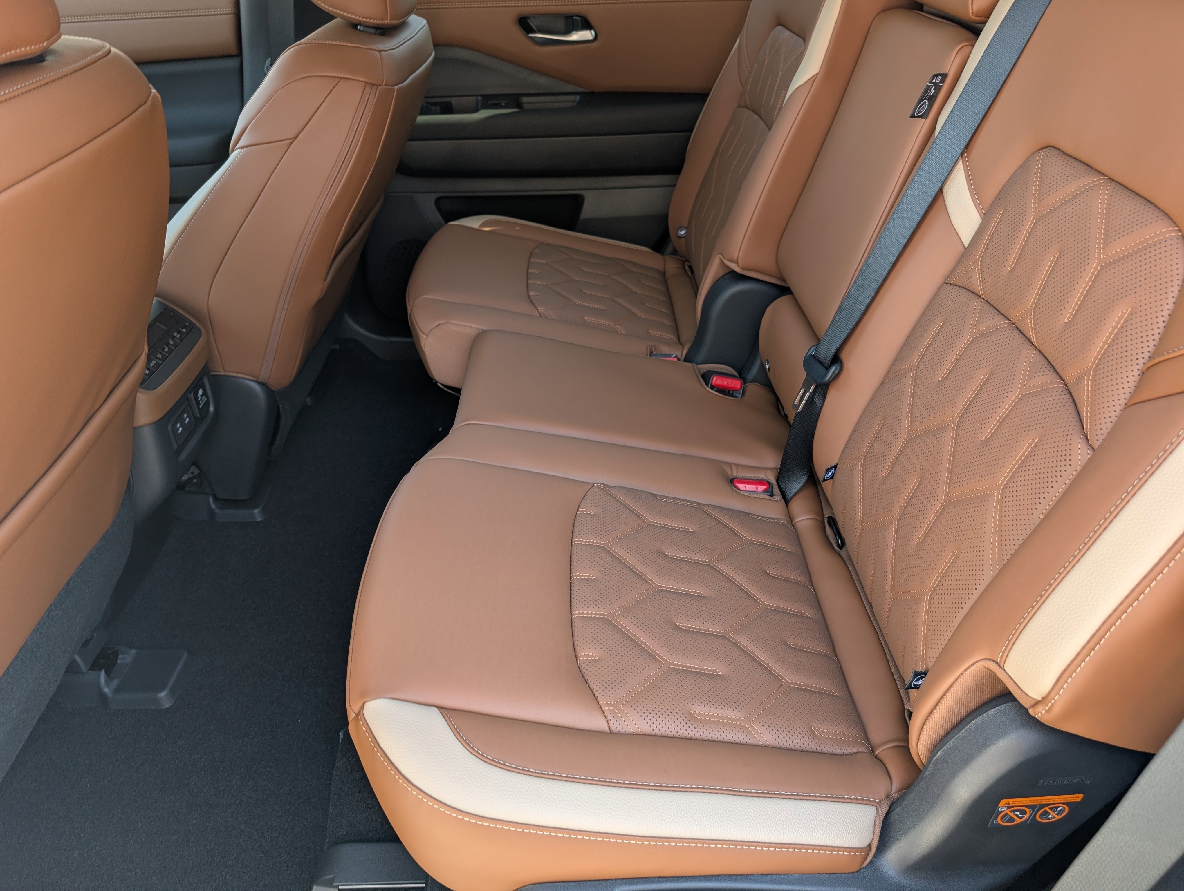 New 2026 Everest White Pearl Tricoat Nissan Platinum image 17