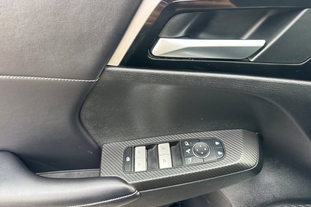 Used 2024 Blue Mitsubishi SE image 13