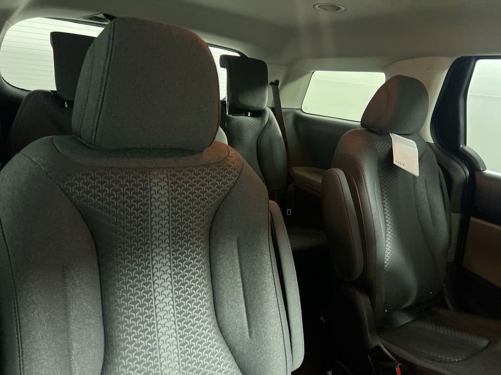 New 2026 Deep Chroma Blue Kia LXS image 33